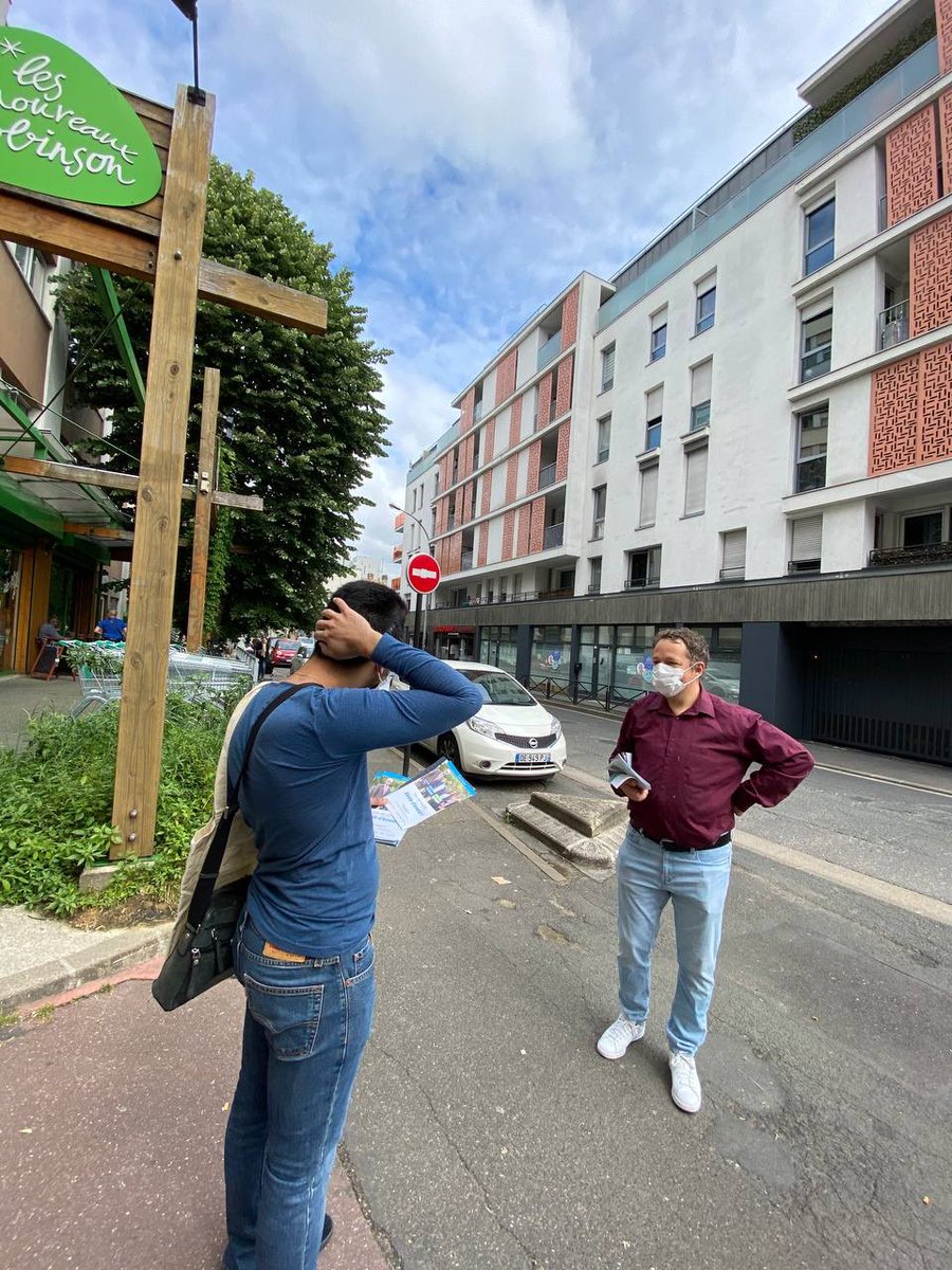 LREM_Ivry's tweet photo. Tractage ce matin à #ivrysurseine pour notre binôme aux #departementales2021 et pour notre liste #EnvieIDF aux #Regionale2021
Très bon accueil des ivryens!!
#laurentsaintmartin https://t.co/IMkNCRXpZy
