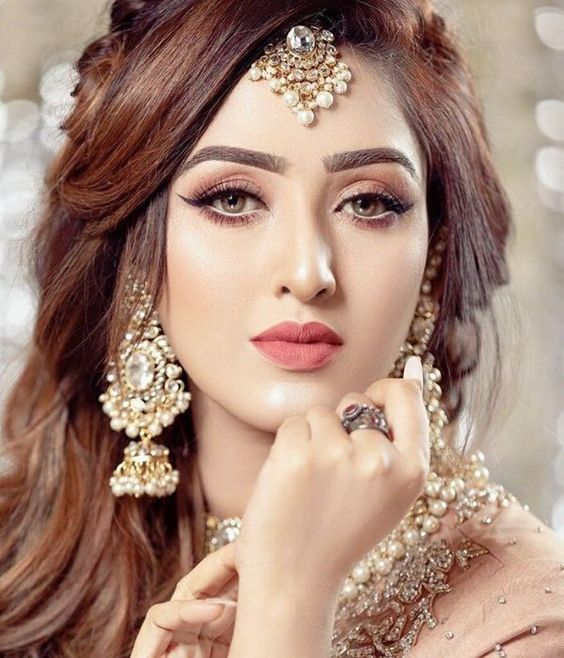 Haldi Indian Bride | Makeup & Hairstyle | Jag'z Institute | Indian bride  makeup, Makeup tutorial, Bride makeup