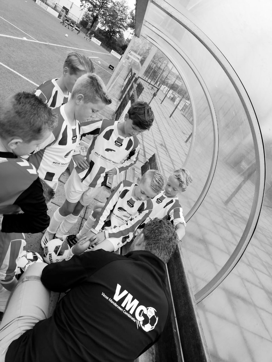VmcVoetbal's tweet photo. We mogen eindelijk weer wedstrijden spelen tegen leeftijdsgenootjes. #Regiocup  #VMC #plezier #zaterdagisdemooistedagvandeweek https://t.co/YxbjoaFi4F