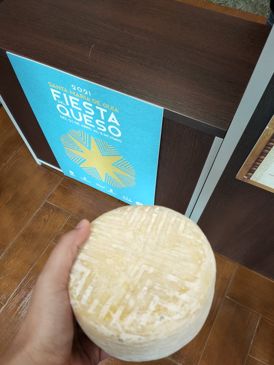ZaidaOM85's tweet photo. ¡Quesito recogido! #Quesodeflor #quesodeGuía @aytoguia @Teresabogo @PedroMRodg @Turismo_Guia @GranCanariaCab @grancanariamg Pinta de estar cremoso cremoso... 🤤🤤 https://t.co/fQt7gJ4Mzg