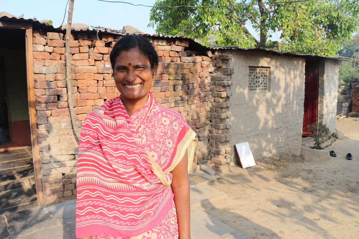 ArtofLiving's tweet photo. Mangala Waghmare's 0.5 acre farm is earning a revenue in lakhs! With chemical farming, 75% of her income went into farm inputs &amp; she saved only 10-15k in a year. After Art of Living's training in Natural Farming methods, she saves 3-4 lakhs. She has won several awards https://t.co/Ni7QGNCzKT