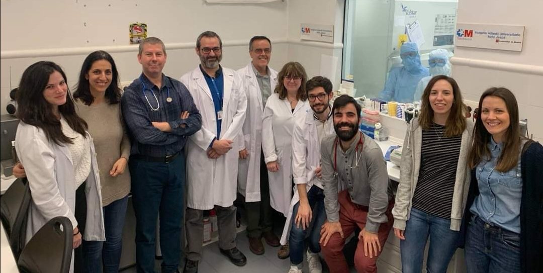 APUpablougarte's tweet photo. El ensayo clínico #CELYVIR patrocinado en exclusiva por la APU, fue el ganador el año pasado de los Premios solidarios del seguro. Se lleva a cabo por el equipo del Dr. Ramirez Orellana en el Hospital Niño Jesús @UCIP_HNJ. 
#APU6
Más informacion 👇👇
https://t.co/4LsvwWhklV https://t.co/PA109xFBxC
