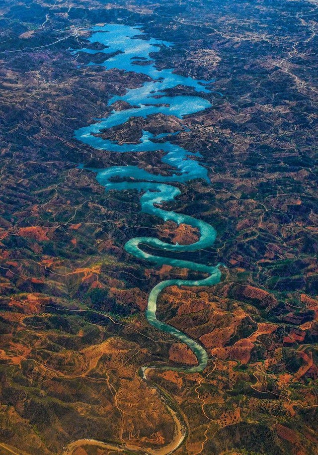 evrenseImerak's tweet photo. Mavi ejderha nehri, Portekiz. https://t.co/5eyQgzmoJE