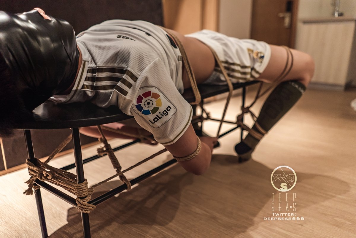 直男足球小哥
感官剥夺捆绑然后...😁