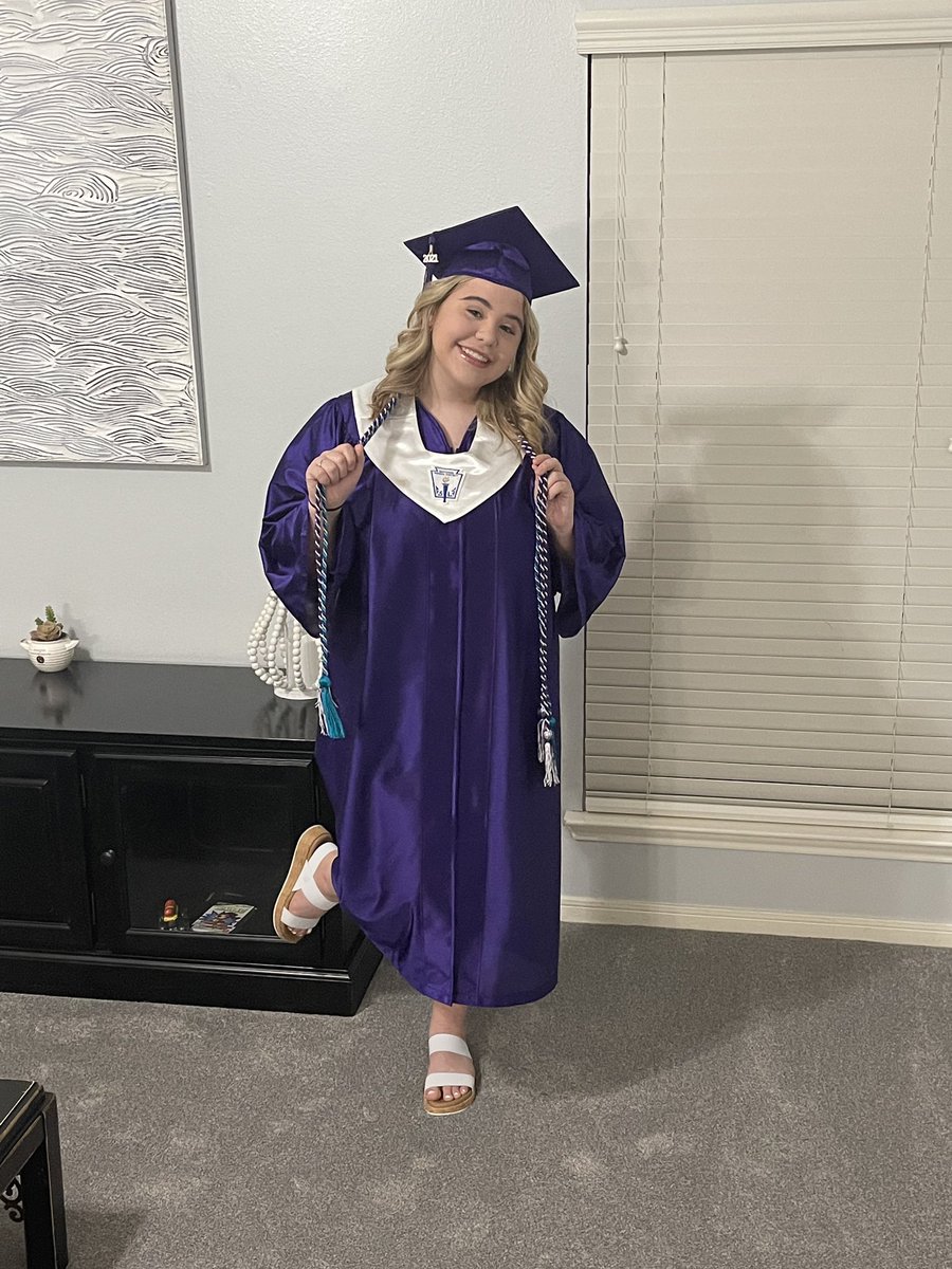 Emily_Radzinski's tweet photo. Happy graduation Katielynn! Baylor can’t wait to have you. Sic’ em! #KleinCainCO2021 https://t.co/du9agZgzeu