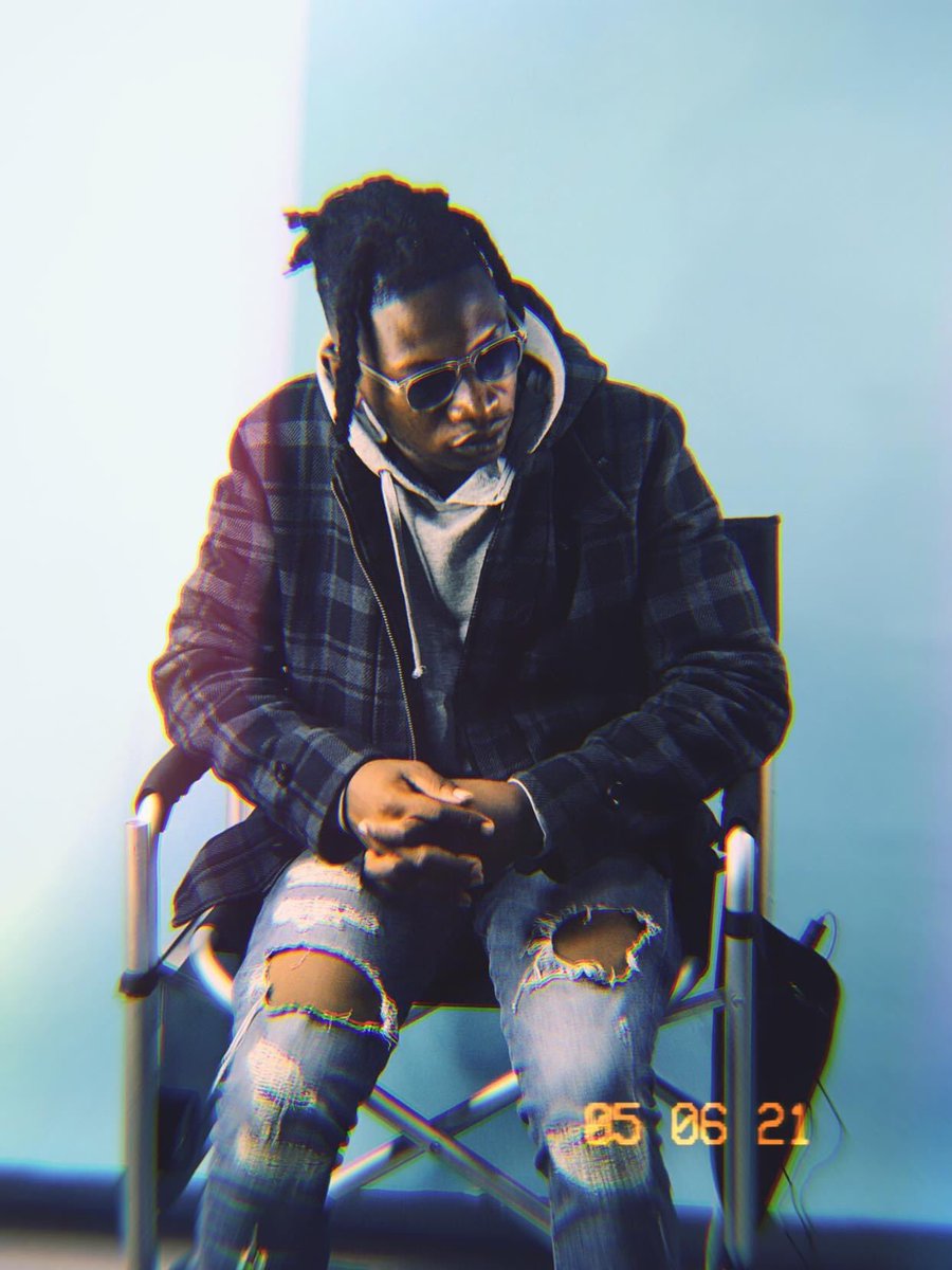 Roberthud09's tweet image. The only people who deserve to be in your life are the ones who treat you with love, kindness, and respect. 

Something big coming kindly click on the link to subscribe to my YouTube Channel fam ..

youtube.com/channel/UChvgw…

#TeamHudEmbassy #WeOon