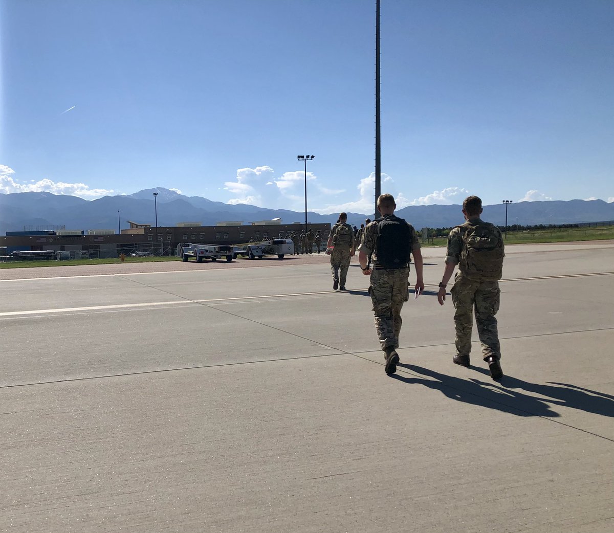 1ArmdInf's tweet image. 1AI Bde has arrived in Colorado Springs for the Joint Warfighting Assessment with our @USArmy, @AustralianArmy and @CanadianArmy counterparts. 

We will work alongside our partners to streamline our #interoperability and #collaboration. 

@BritishArmy @3rdUKDivision #bethebest