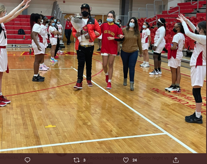 LadyRocks_Hoops's tweet photo. Happy Graduation Day to our 3 terrific seniors. @dleyah1 @jamyah_winter @Brooklynnnikol1.  Thanks for EVERYTHING you did and sacrificed for our program. We will miss you and you know we love you!!!!  #TW3 ALWAYS!!!!! https://t.co/wcWThwnx6j