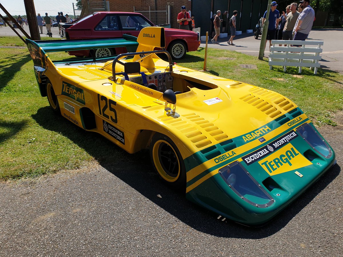 MotoringDiary's tweet photo. We popped along to @BicesterH for the #Scramble this morning. Great to see everyone enjoying themselves in the sunshine and to see some fabulous cars. https://t.co/QWqQkgPwor