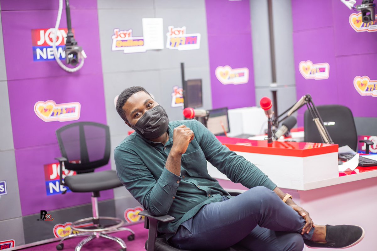djreuben_'s tweet photo. #GiftOfSongs is live now @luvfm995 using the hashtag drop your requests and shouts here now!🤟🏾 https://t.co/8tLHgHqhtE