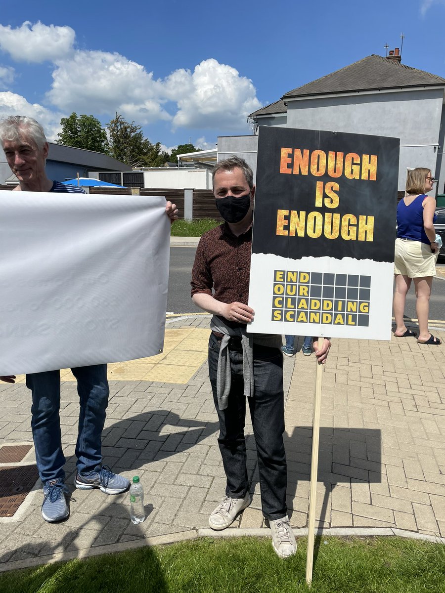 Great to join affected residents from across Barnet demonstrating to demand an end to the cladding scandal. Huge credit to @MilkyWonder @ActionCladding for organising