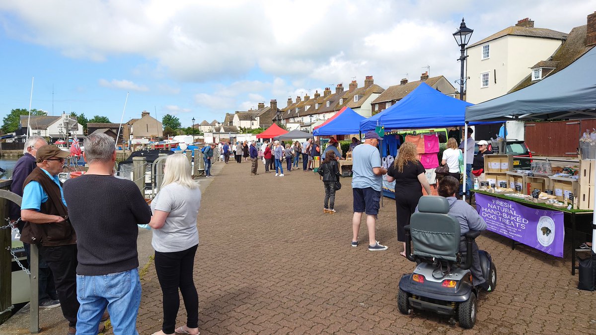 CllrCABeart's tweet photo. What a beautiful day to have the pleasure of cutting the ribbon and opening the new Harbour Market along with Mayor of Queenborough Zoë Swarbrick. 

#Queenborough #Sheppey @SwaleMeans Business @Visit_Swale
@VisitKent @VisitSwale https://t.co/bs85I0uucR