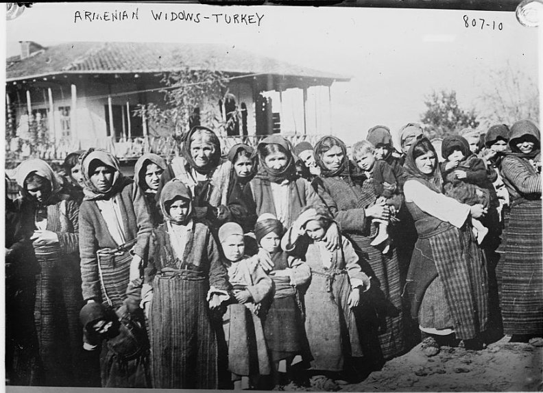 GenocideReport's tweet photo. 5 June 1909: The Literary Digest asks “Who will end the Armenian killing?”

📷“Armenian Refugees Near Adana” https://t.co/wKJjlRBHxU