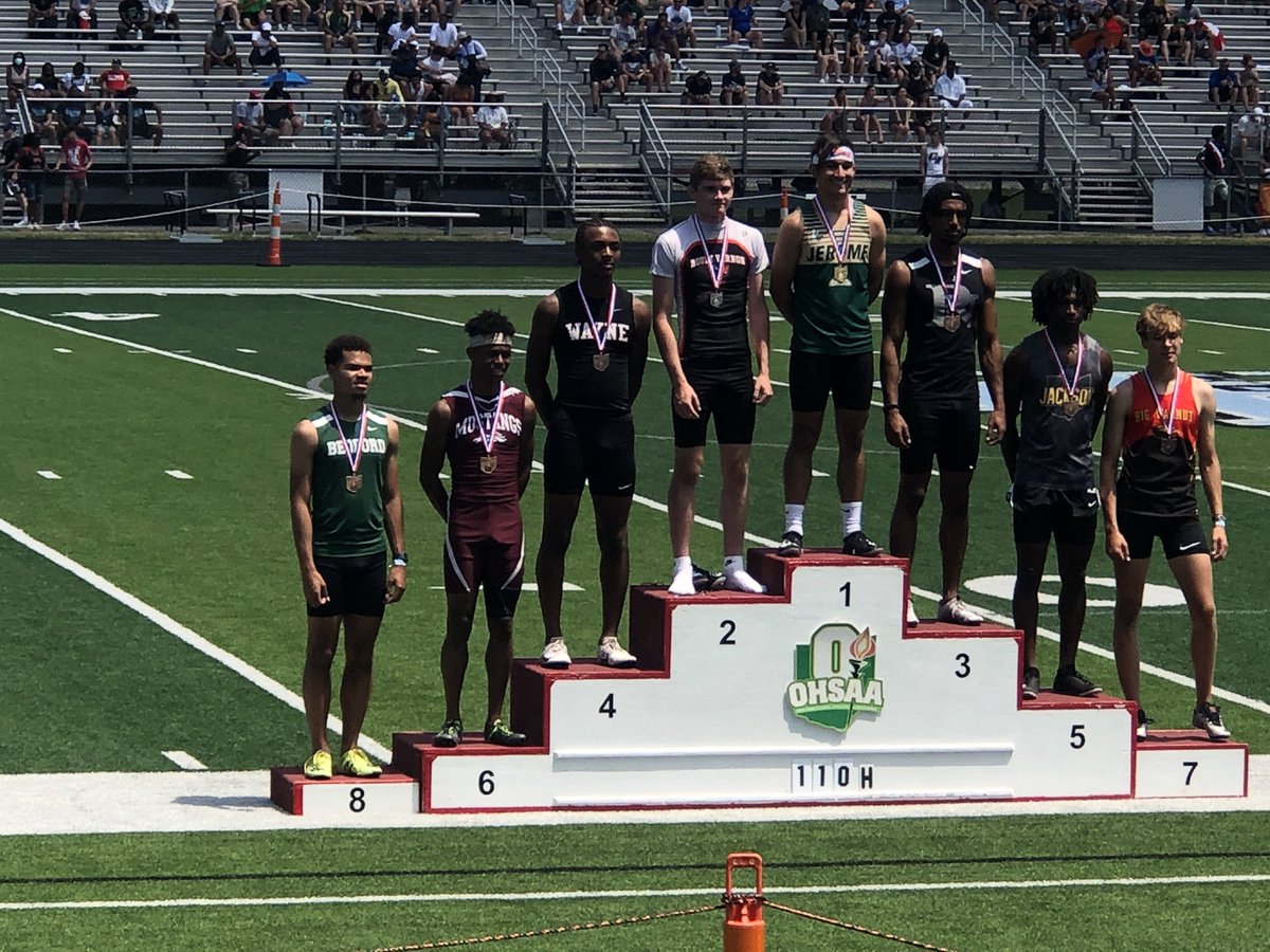 Jsan0900's tweet photo. State RUNNER UP 110 H #GoErich @themvhshive @MVCSDThayer https://t.co/4KTKD0fY5A