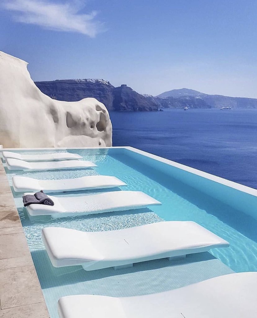 TheEternalTrip's tweet photo. 𝑀𝑜𝑚𝑒𝑛𝑡 𝑑𝑒 𝑑𝑒́𝑡𝑒𝑛𝑡𝑒 𝑒𝑛 𝐺𝑟𝑒̀𝑐𝑒 🇬🇷 https://t.co/8sl50Kt4iT
