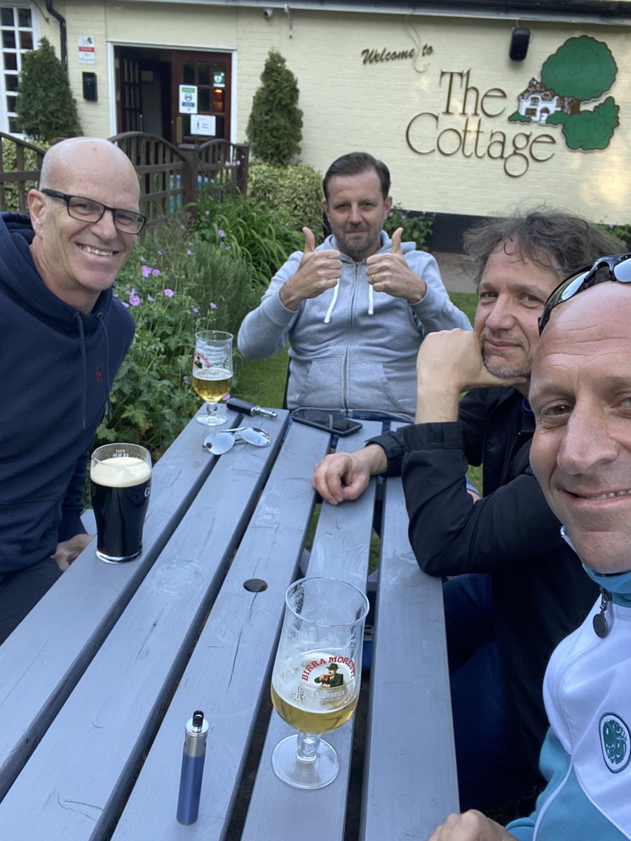 howsthejmann's tweet photo. Hey everyone, hope you are all good. So good for us to meet up tonight, missed these guys. Hopefully with everyone being sensible we should be able to see you all soon! Stay safe, be sensible, we cannot wait to see you all!! WATCH THIS SPACE. We have missed you all sooooo much https://t.co/FFjyyzEwF2