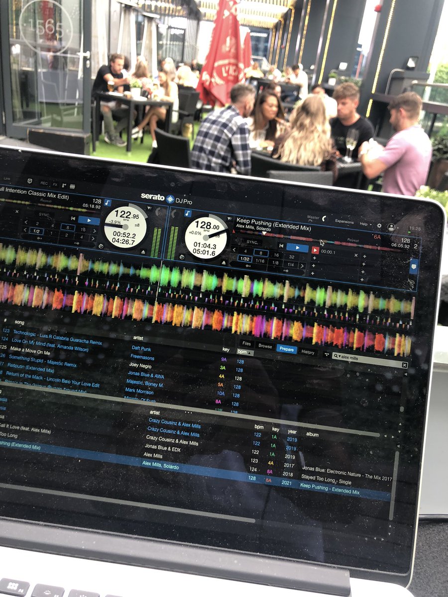 djDANHELLER's tweet photo. Starting to get back to normality 🙌🏼loving @mistajam  jam hot from last week. #rooftop #SummerVibes https://t.co/qmzJyYRLRb