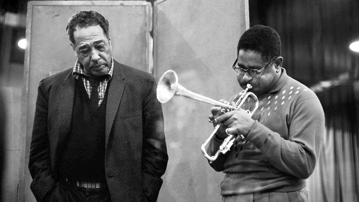 geocappiello's tweet photo. #5June #5Giugno 2021
Duke and Dizzy
NYC , USA (1959)
#dukeellington #dizzygillespie #jazz #jazzsaturday #jazztime #jazzlovers #photography #jazzphotos #vintagephotos #oldphotos #photos https://t.co/9FUQqGYCCU