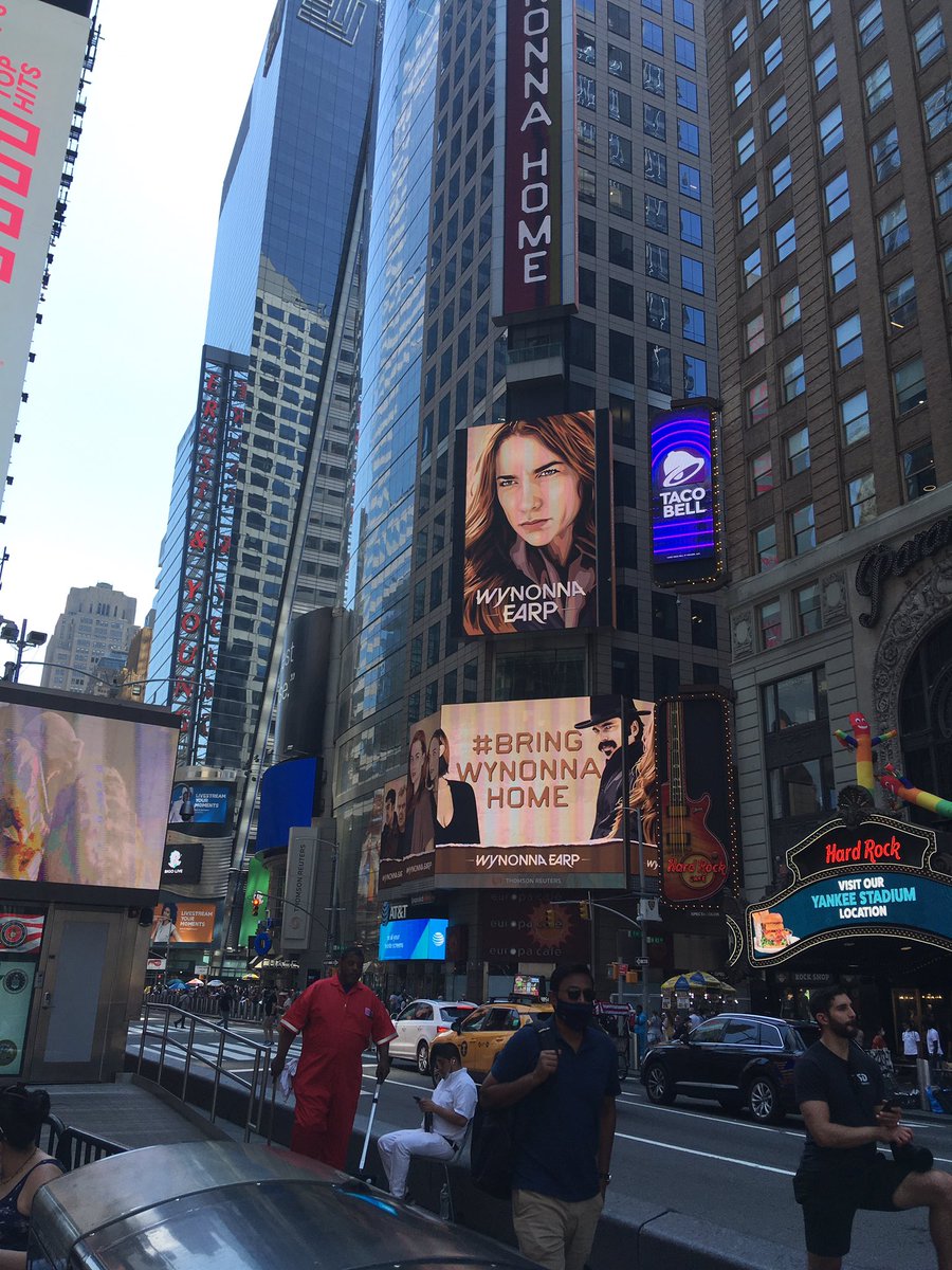 nedleysoffice's tweet photo. #EarpSq rises again!!  #WynonnaEarp #BringWynonnaHome https://t.co/u7rPVvyHh6