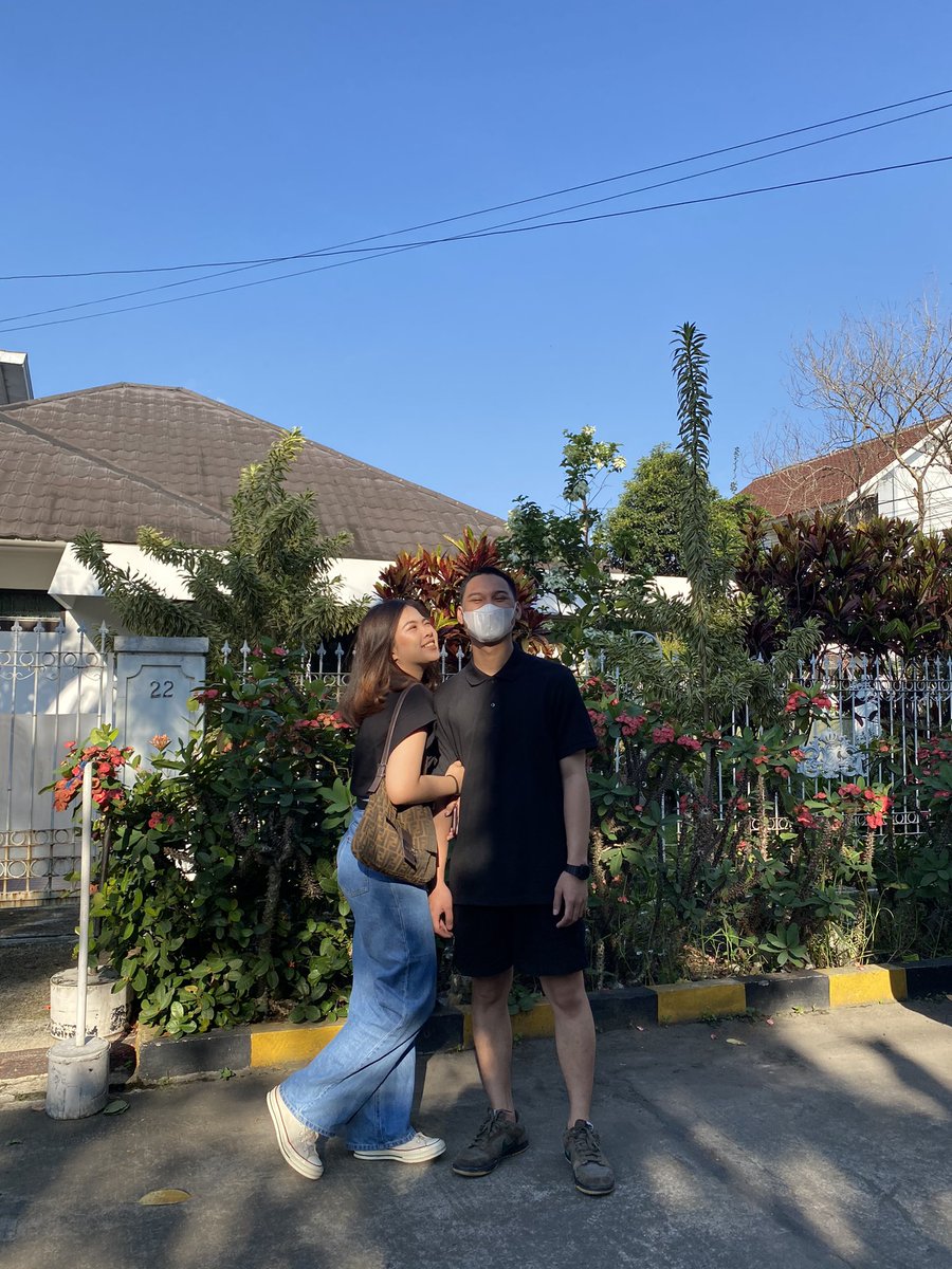 findingday's tweet photo. ini moment ter-SPEECHLES yang pernah cowo lakuin buat gua. jujur vibesnya pun masi kerasa banget smp skr.. kmrn tu smpt ldr bbrp hari setelah balik kebandung, emg si gua tu tiap lewatin/ketempat yg sering gua datengin sm rb sll cht kek “ihh biasanya sm km” ((lanjut gamuaat)) wkwk https://t.co/zouAdLVLvj