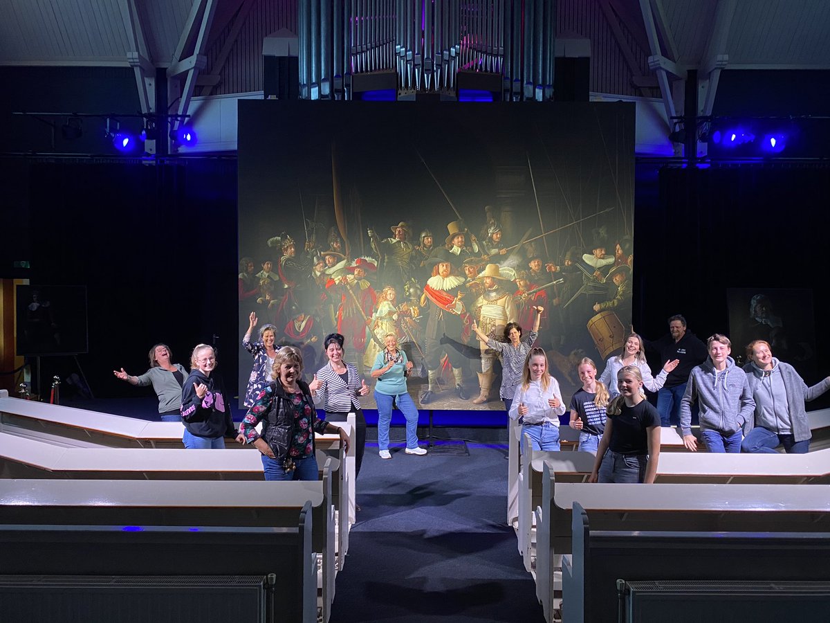 Hjoed #theaterkerknes wer iepen. Wat kantoarwurk dien, gasten rûnliede, drankjes ynskinke. Om bliid fan te wurden! <a href="/KaldKletske/">Kâld Kletske</a> @nachtwacht360