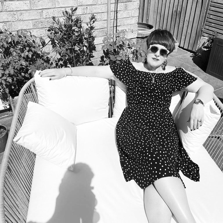 I’ve launched Full Time Human, so today I’m going to pretend I’m on the Riviera.
I’m in Shenstone.
There are 5 children here. 
I’m wearing the same clothes. 

#fulltimehuman #thecouragecoach #thedayafter #possibilityhangover