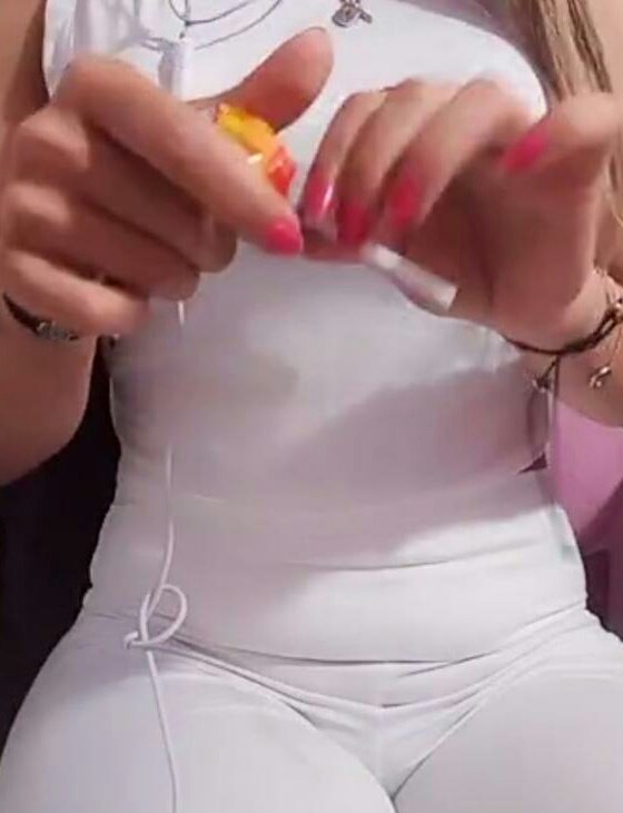 مساء النور متابعيني اول مره اشرب دخان واخر مره 💓