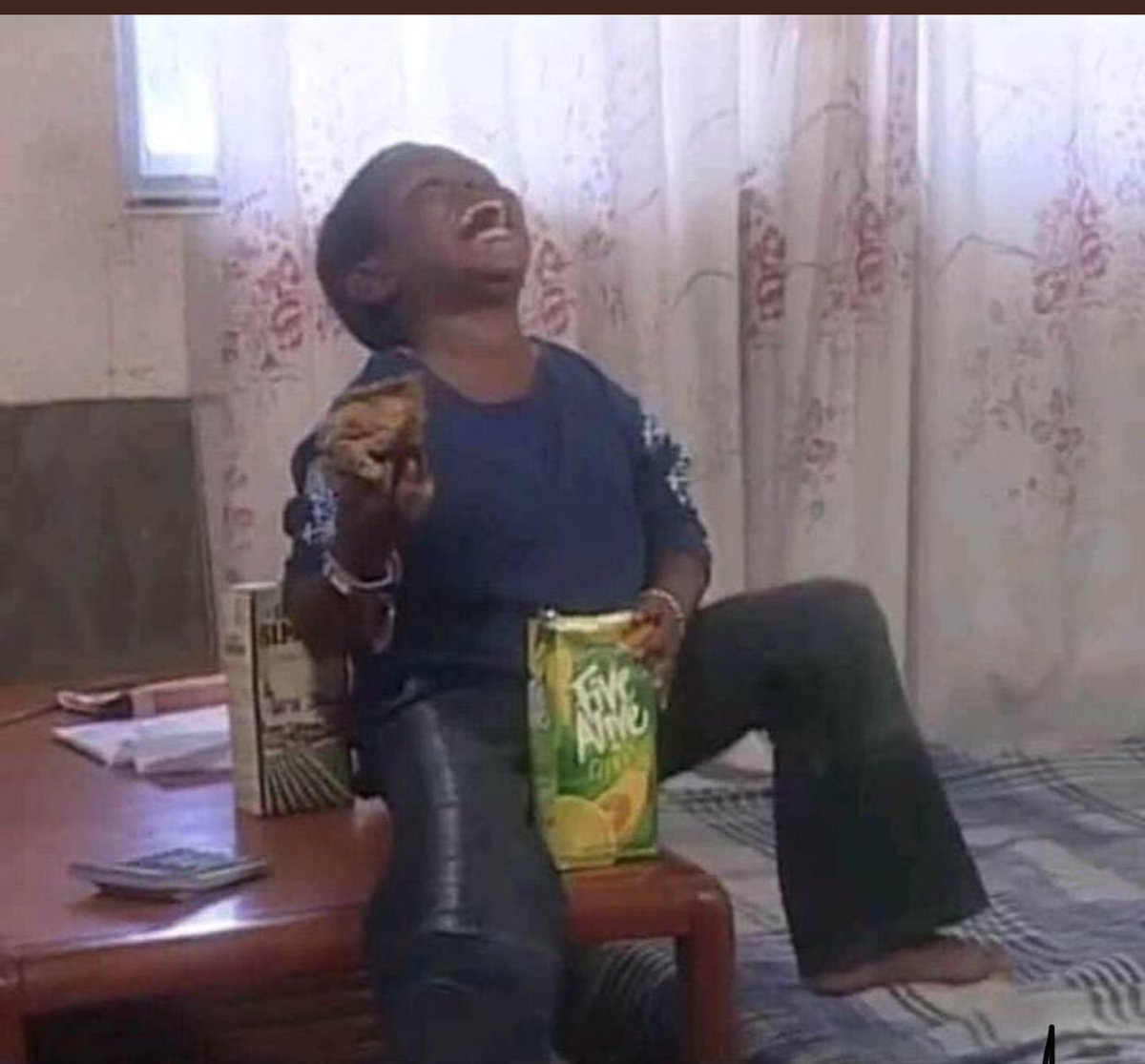 sweetestduchess's tweet photo. When you are in Nigeria abi UAR but tweeting from US.
#AbujaTwitterCommunity #NigeriaBansTwitter. https://t.co/e7xcm9Jgkp