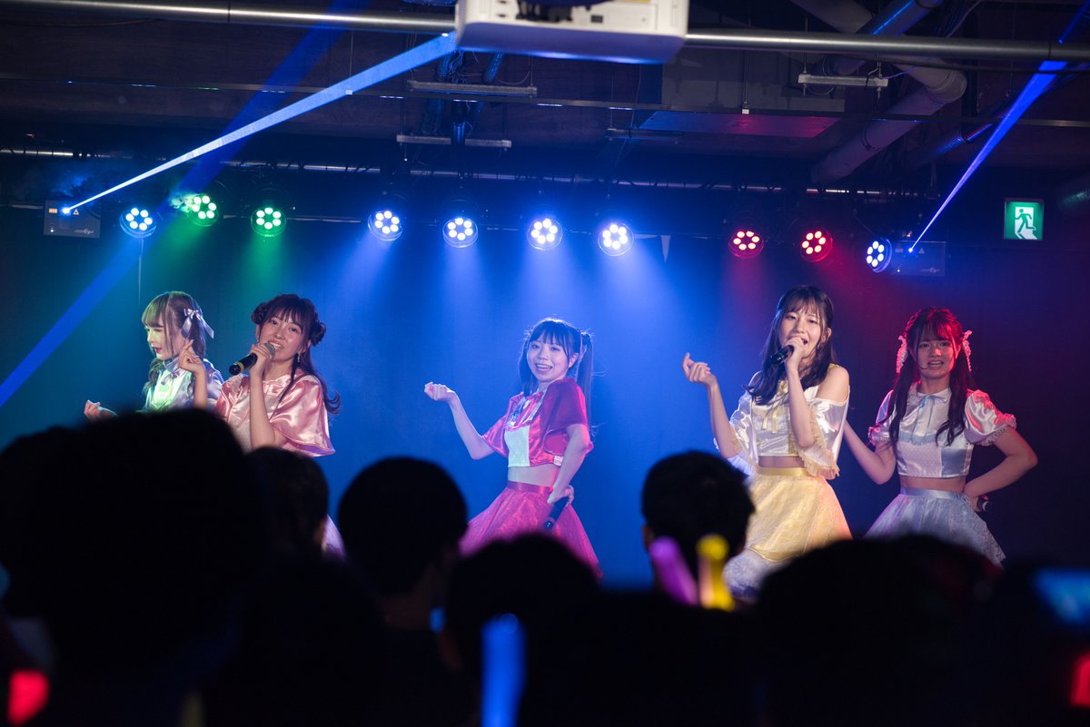 ootora0730's tweet image. 20210605　秋葉原@COSMICLAB
pamplepopお披露目LIVE
森元彩乃(@ayatun0410 )さん
整理番号99ほぼ最後の入場だったので
これで精一杯だった。
#ぱんぷるぽっぷ
#pamplepop
#森元彩乃