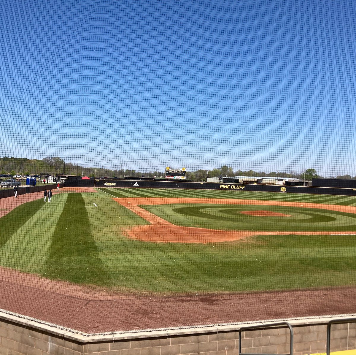 Carlos James tweet media