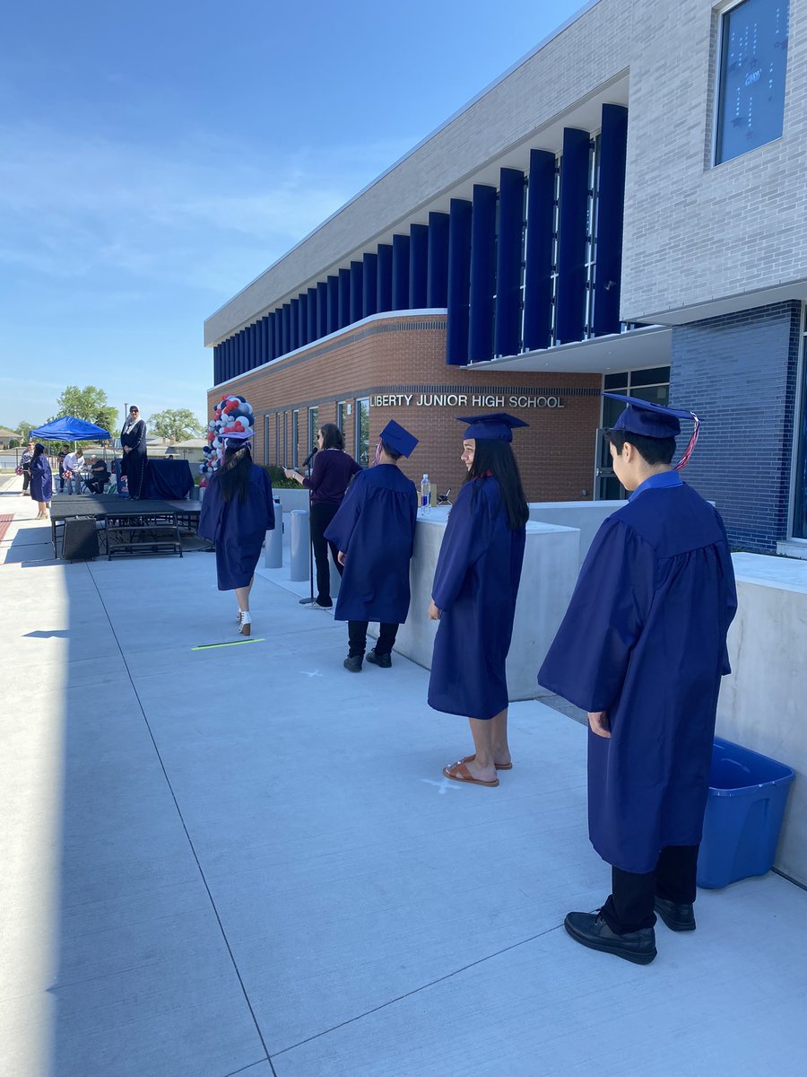 SusanT1220's tweet photo. Ready to celebrate 🎉 #111ljhsgrads https://t.co/qK8bhkJ646