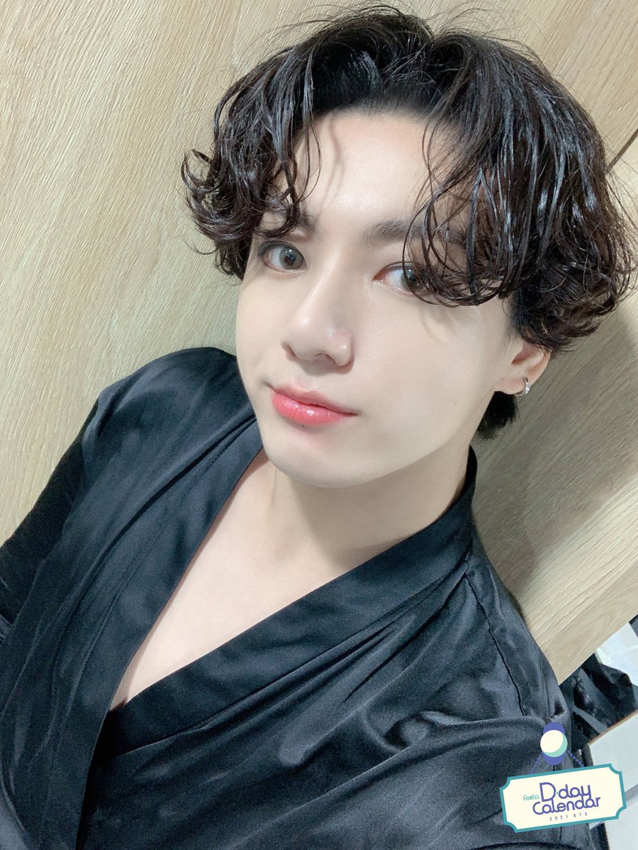 bangtan_az's tweet photo. [05062021] 2021 FESTA D-day Təqvimi üçün @BTS_twt üzvlərinin şəkilləri:
(1) https://t.co/T9jYL54bR5