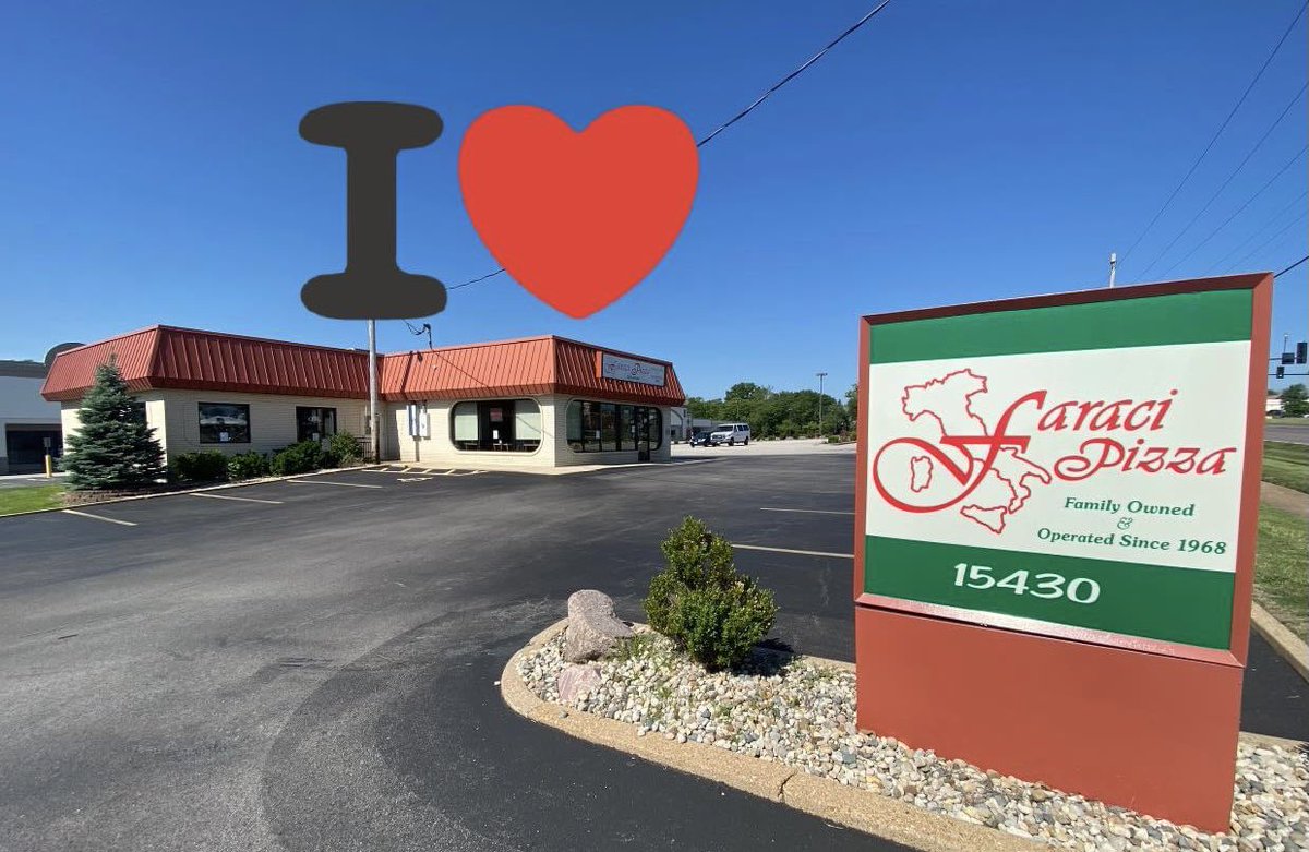 faracispizza's tweet photo. It’s a Beautiful Saturday ! ☀️🍕🍕#pizza #stlstylepizza #familyowned #SmallBusiness #thincrustpizza #yum https://t.co/bsv4ar7mvl