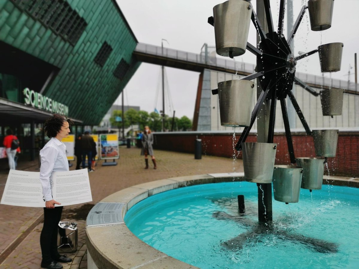 disob_futures's tweet photo. Today, @NEMOamsterdam reopens after quietly breaking financial ties with @Shell during lockdown.

Let’s remember the history of toxic sponsorship. Let's remember the #ShellEffect

We call for a commitment to rule out fossil fuel sponsorship now and in the future. #StopArtwashing https://t.co/mk7YsaFNnK