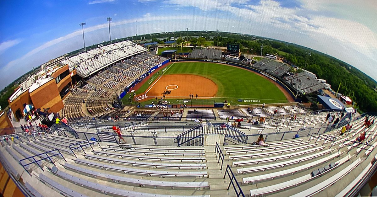 megaronowitz's tweet photo. Elimination Saturday at the Womenโs College World Series is always my favorite day. The heightened intensity level married with the gamut of emotions play out like a perfect symphony of softball. Tune in at noon and stay for the whole day on ESPN. #WCWS #ELIMINATIONSATURDAY https://t.co/aRTgEr9eI6