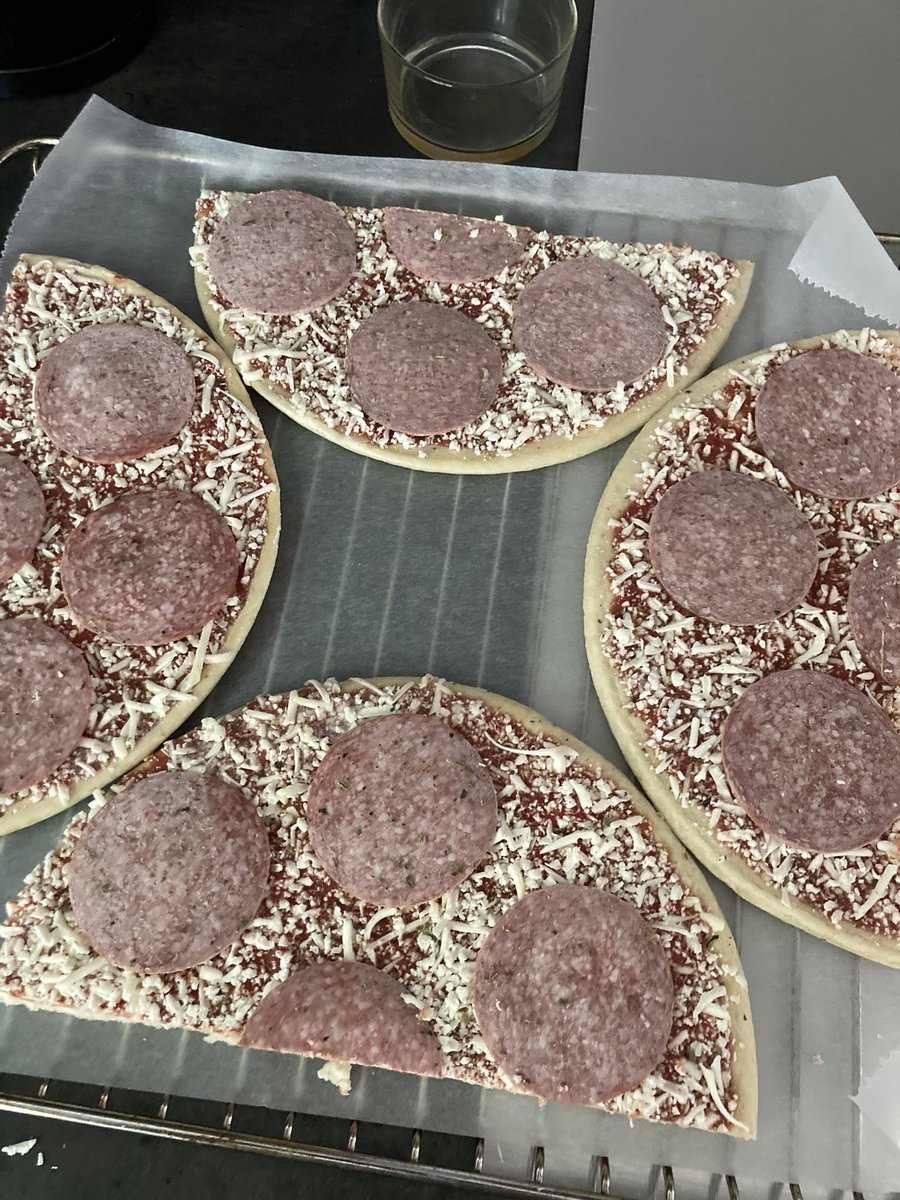 Blijft een lekkere lifehack #LifeHack #pizza