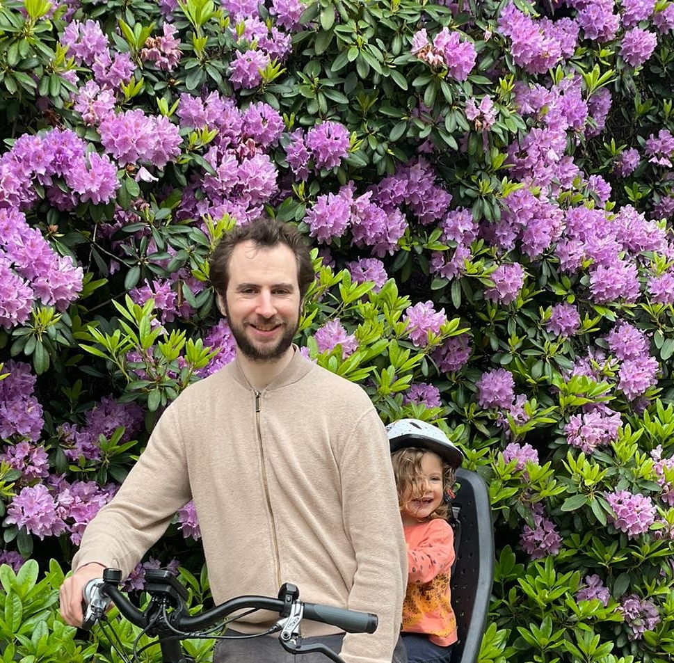 Barrie_Sander's tweet photo. With the final class of the academic year complete, can't think of a better way to relax than spending the weekend cycling with my family through the Dutch forests #newfavething #gradingcanwait https://t.co/LcresjiLYI