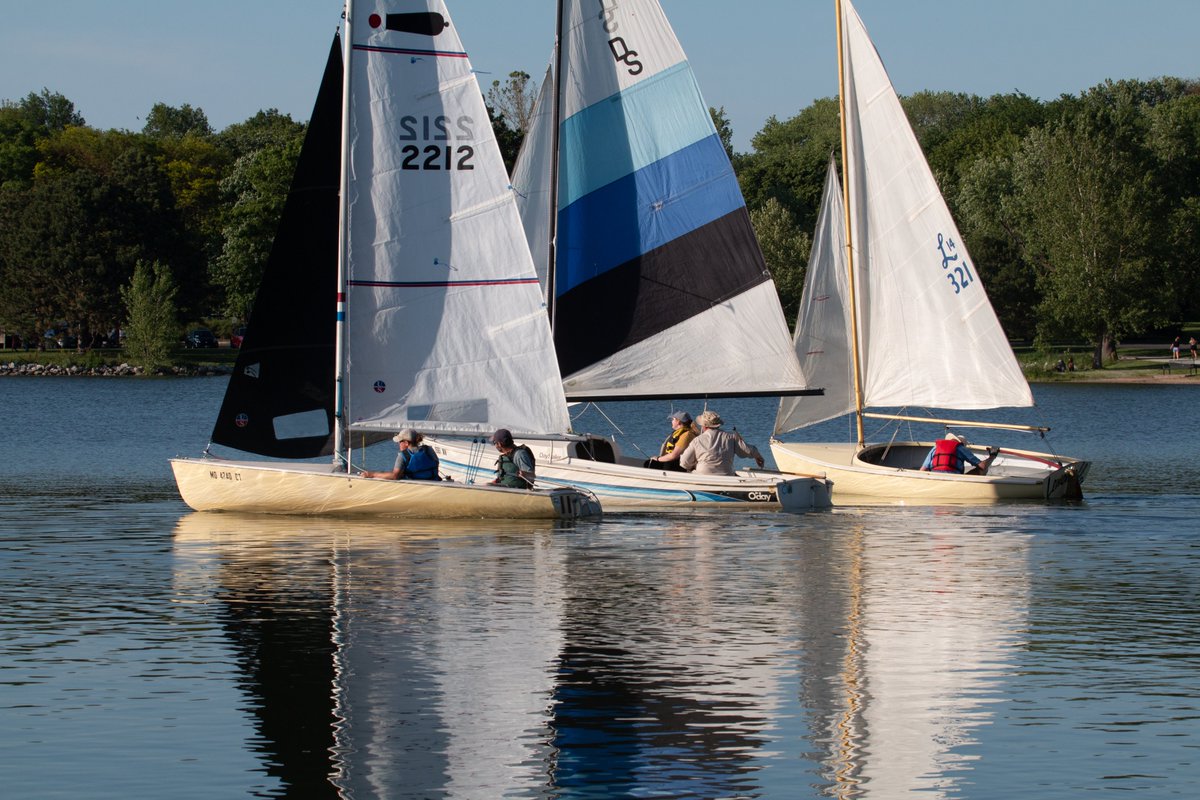 A few pics from opening night of the 2021 sailing season:  holmeslakesailing.com/?page_id=9