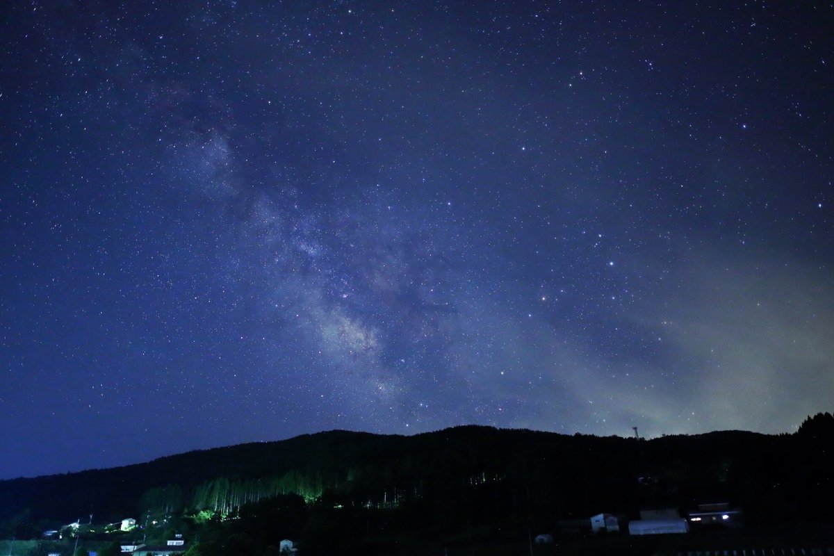 ryosan8404's tweet photo. ふと夜空を見上げたら庭から綺麗な天の川が🌌

#一関
#天の川 https://t.co/Mr1T4K3ZMu