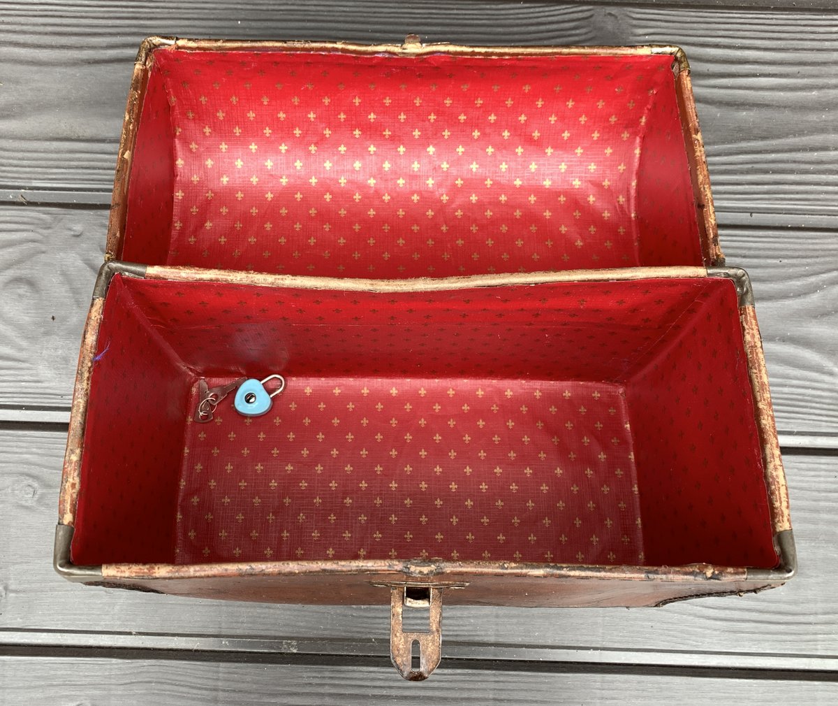 Antique Domed Lid Leather Communion Case circa 1910  follow link to theantiqueseller.co.uk/display_items.…