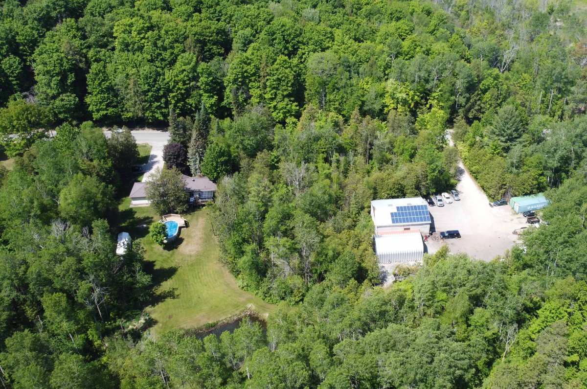 JamieMcRemax's tweet photo. 🔥HOT NEW LISTING🔥
8447 Concession rd 3 Lisle
$1,499,900
For more information 📸 and Virtual Tour 🎥 please visit: 
https://t.co/5XRZJ5GgnB

#JamieMcGinty #Remax #RemaxHallmark #NewTecumseth #Alliston #Allistonhomes #Beeton #Cookstown #RealEstate #Realtor #ForSale #JustListed https://t.co/cxbX8oTx6H