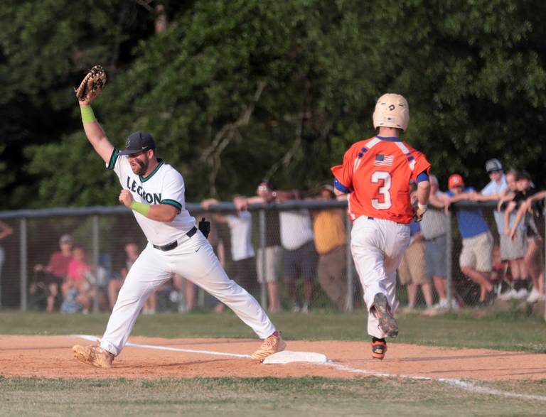 RHHerald_Preps's tweet photo. Some pictures from @LCAAthletics1 baseball's win last night ⤵️

For full gallery and video and story, use link below (📸 @TracyK_Herald; 📝 @alexzietlow05): https://t.co/yZPr9bSffZ https://t.co/7JDFYMekRS