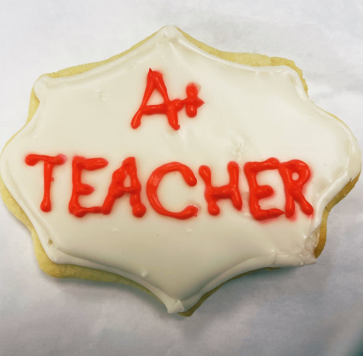 Senora_Sheneman's tweet photo. Possibly the sweetest end of a school year ever 🥰 my students were so incredibly kind and encouraging. My heart is full as I head into a relaxing summer 💕 https://t.co/R92LBAe62y