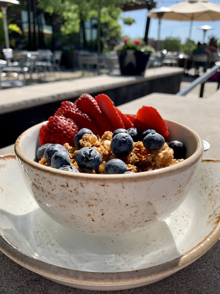 Brunch + Sunny Patio = 🙌🙌🙌