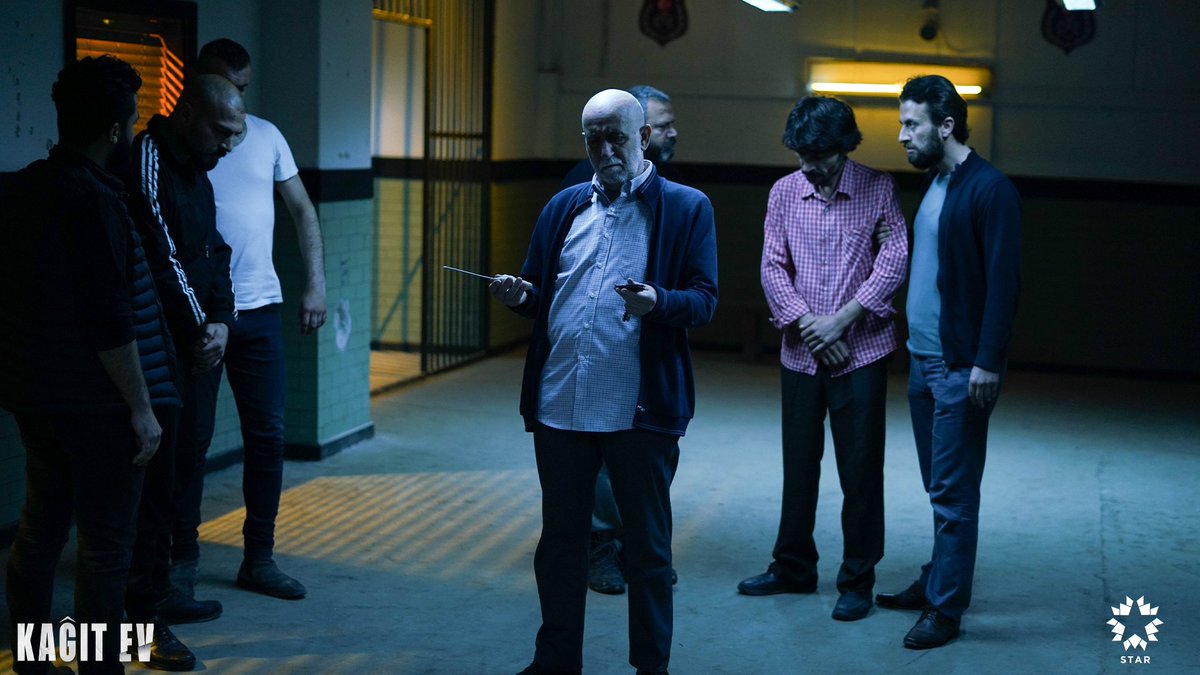 Fırtına Ailesi hapiste bile tehlikede.
Dedesi Mert’i kurtarabilecek mi?
#KağıtEv Pazartesi saat 20.00’de #Star ‘da. 📺
<a href="/startv/">STAR TV</a> <a href="/o3medya/">O3 Medya</a>