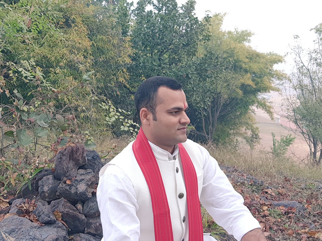 सौरभ द्विवेदी saurabh dwivedi (@saurabh_108) on Twitter photo वायु, जल, वृक्ष, मृदा, सूर्यप्रकाश, नदी, पर्वत, बाग़-बगीचे इन सबसे मिलकर पर्यावरण बनता है। हमारा कर्तव्य है कि हम सतत् रुप से जुड़कर इसकी जीवंतता को आधार दें।
प्रकृति की रचना को सम्मान दीजिए, सुरक्षा दीजिए पर्यावरण सदैव सुरक्षित रहेगा।
#विश्व_पर्यावरण_दिवस
<a href="/bmks_india/">BMKS BHARAT</a> वायु, जल, वृक्ष, मृदा, सूर्यप्रकाश, नदी, पर्वत, बाग़-बगीचे इन सबसे मिलकर पर्यावरण बनता है। हमारा कर्तव्य है कि हम सतत् रुप से जुड़कर इसकी जीवंतता को आधार दें।
प्रकृति की रचना को सम्मान दीजिए, सुरक्षा दीजिए पर्यावरण सदैव सुरक्षित रहेगा।
#विश्व_पर्यावरण_दिवस
<a href="/bmks_india/">BMKS BHARAT</a>