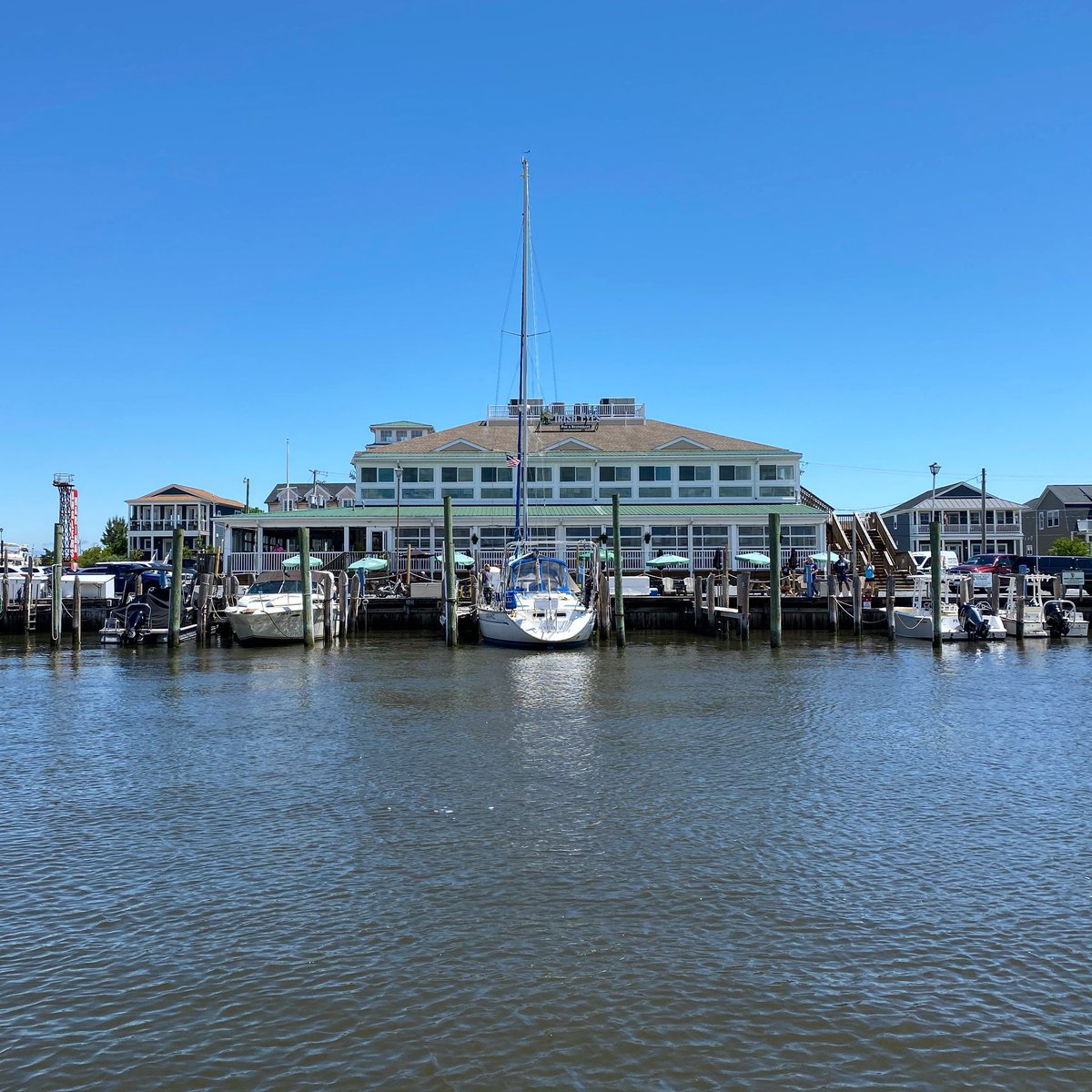 VisitLewesDE's tweet photo. Today’s GEORGEOUS view is brought to you by sunshine &amp; Saturday vibes 🛥☀️

📍 @irisheyespub

#visitlewes #visitrehoboth #saturdayvibes #currentview #boatlife #viewfordays #view #beachlife #boating #saturdayafternoon #saturdaysarethebest #weekendgetaway #getaway #cntraveler https://t.co/mEZvqnmtkt