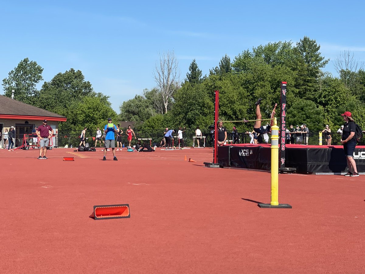 DHSTrackField's tweet photo. High Jumper Angelina Isakov clearing 5’2” https://t.co/R8PGZguHBt