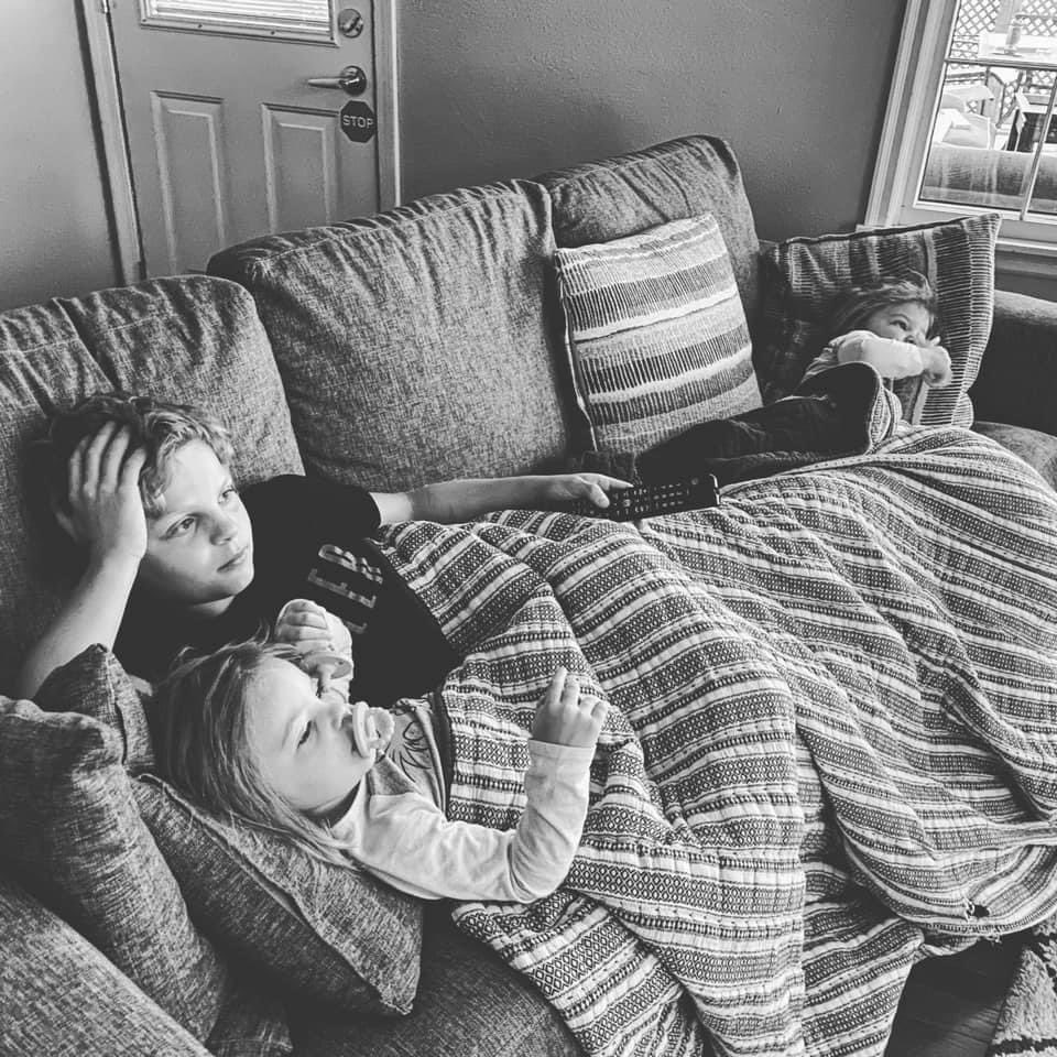 allysonschwab's tweet photo. Happy 12th Birthday Hendrix! Aka Bob, Bobbers, baby whisperer, sometimes my coparent😂😂 #theloyalone ❤️ https://t.co/4PcPYNpHzl