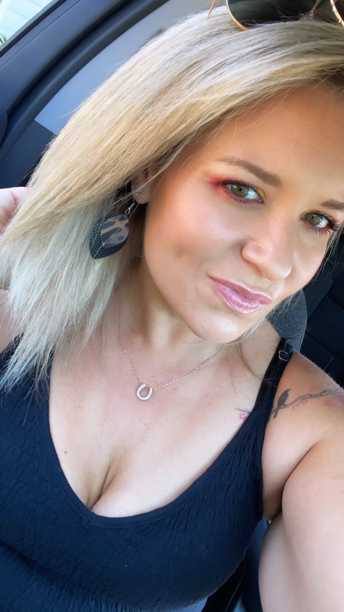 IndyCarChick's tweet photo. It’s a beautiful day to spend with friends. Enjoy your Saturday, Twitter Fam #ILikeFastCars #myheartischeckered #pettybitch #iykyk https://t.co/YA8ACJpUPA